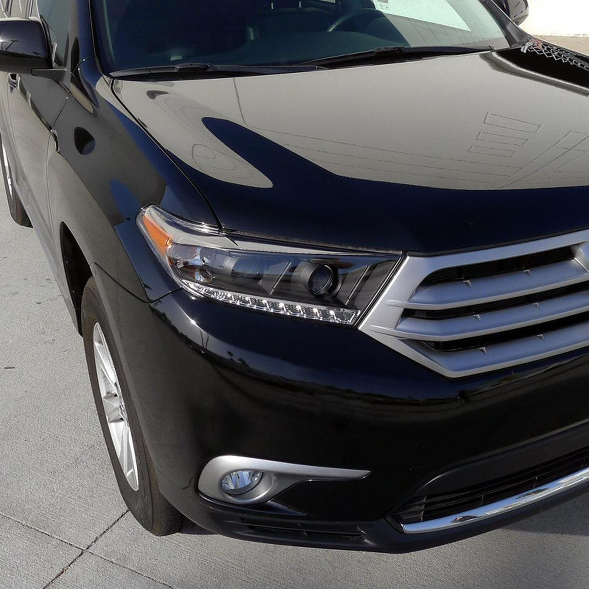 Spec-D Projector Headlights Toyota Highlander (11-13) [w/ SMD LED Light Strip] Matte Black or Chrome Housing