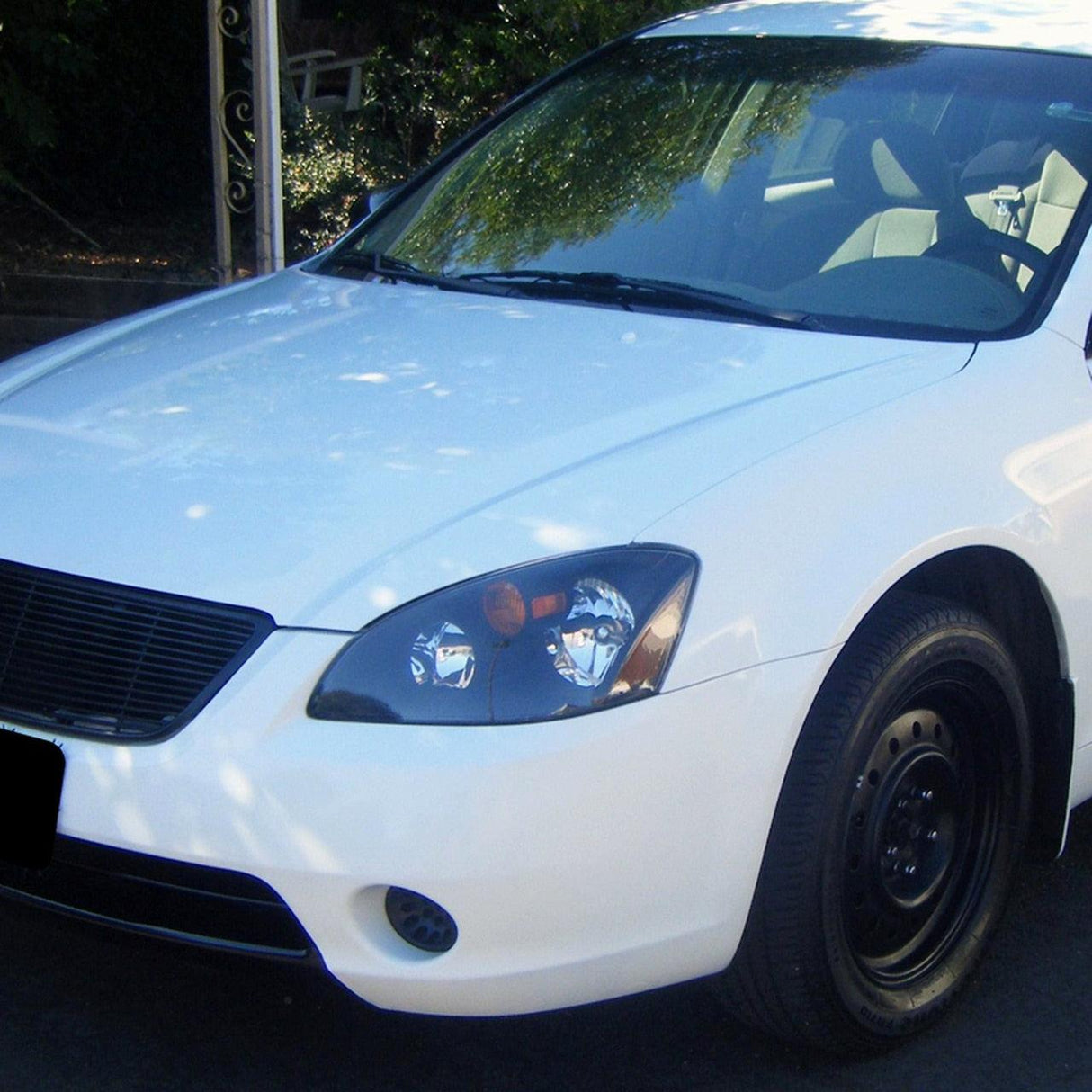 Spec-D OEM Replacement Headlights Nissan Altima (02-04) Chrome or Matte Black Housing
