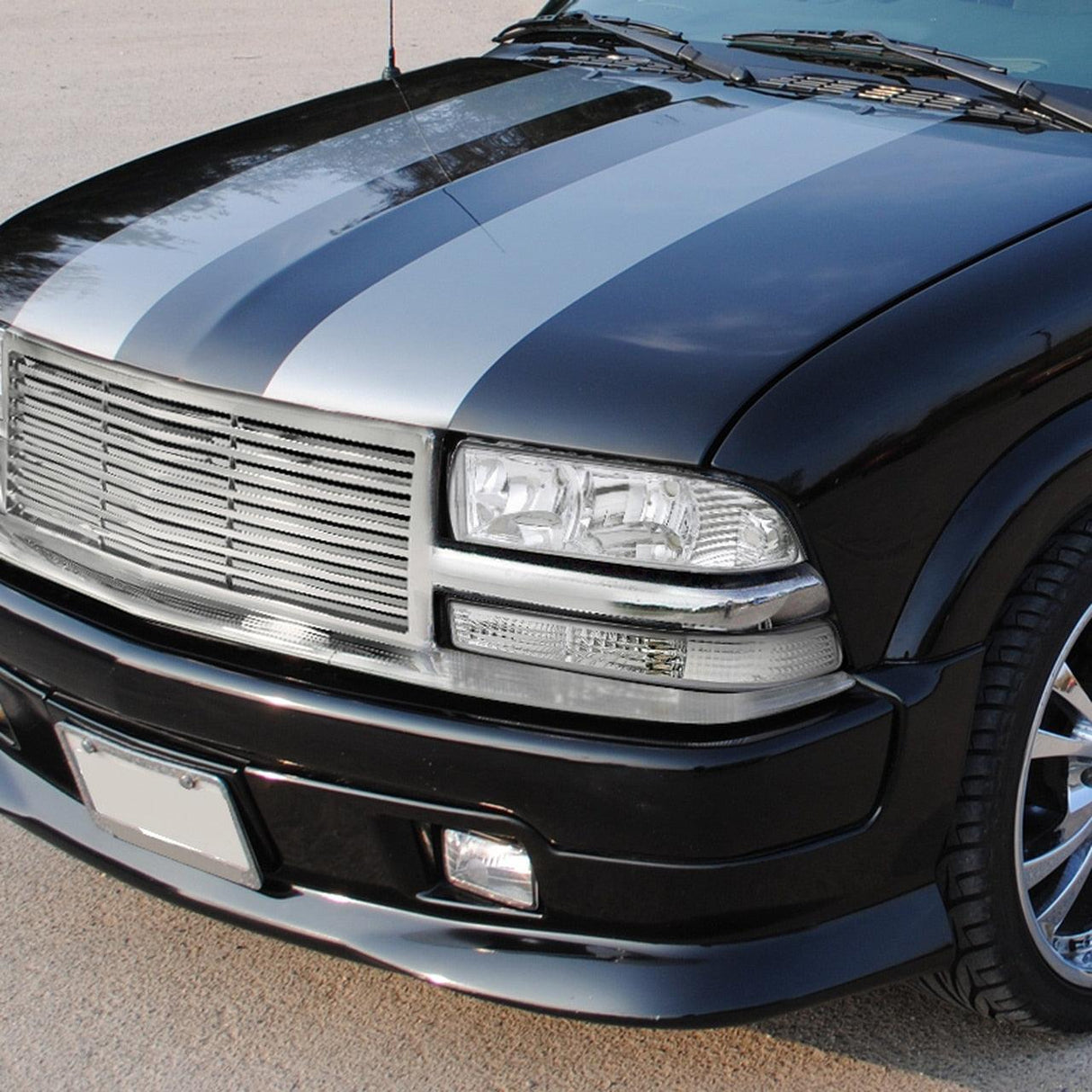 Spec-D OEM Replacement Headlights Chevy S10/Blazer (98-04) Chrome or Black Housing