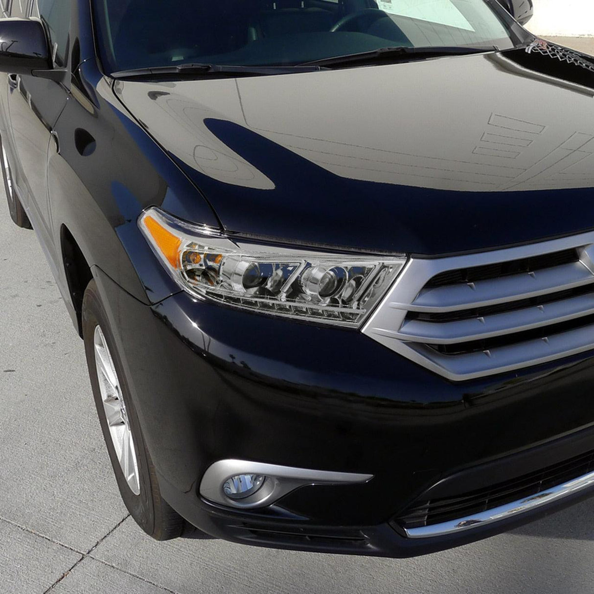 Spec-D Projector Headlights Toyota Highlander (11-13) [w/ SMD LED Light Strip] Matte Black or Chrome Housing