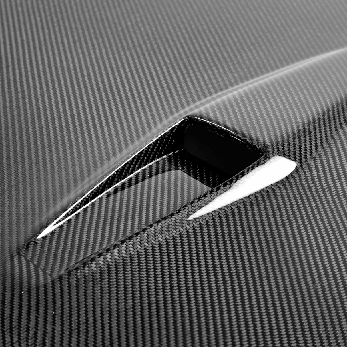 GTII-style carbon fiber hood for 2009-2016 Nissan GTR