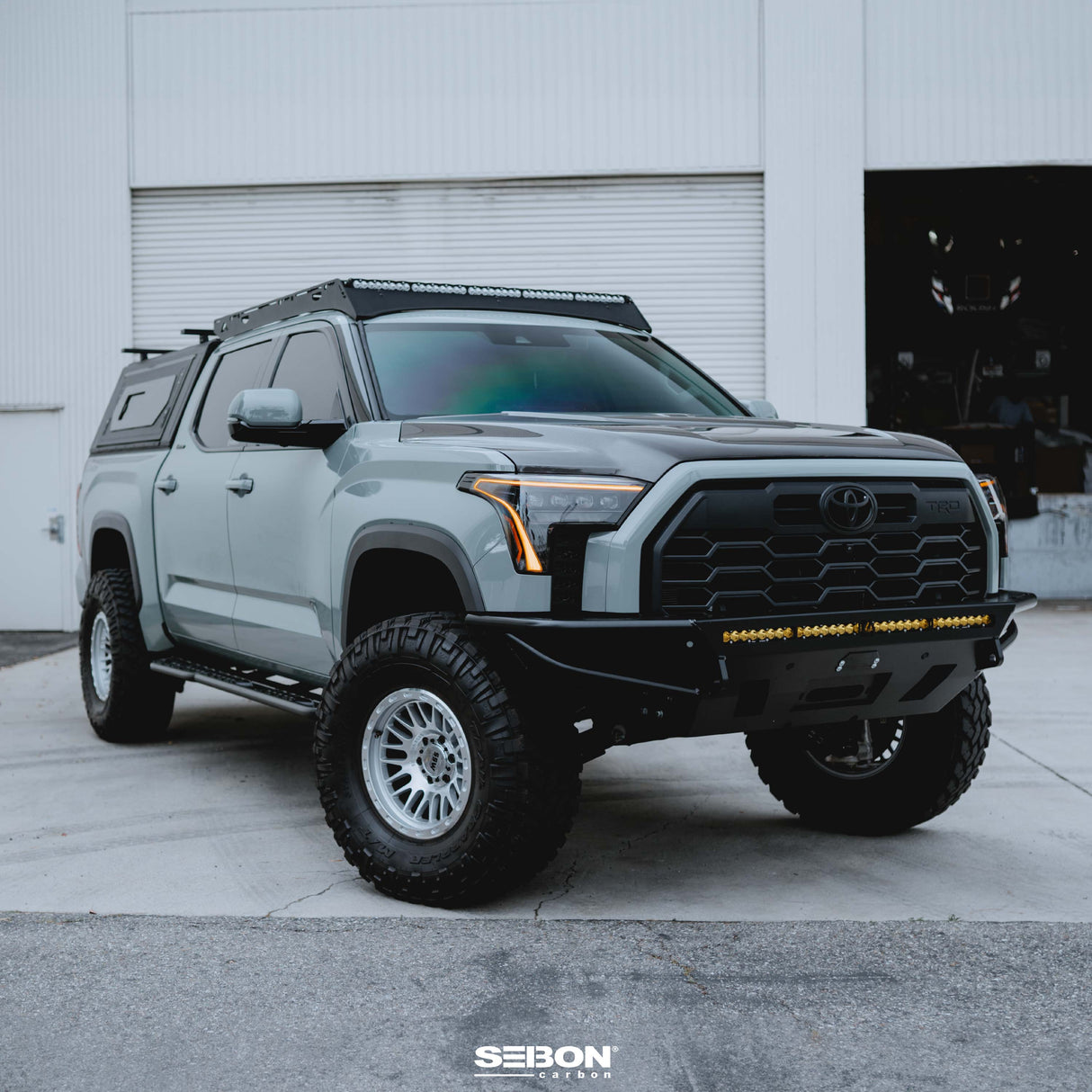 RR-style carbon fiber hood for 2022-2023 Toyota Tundra