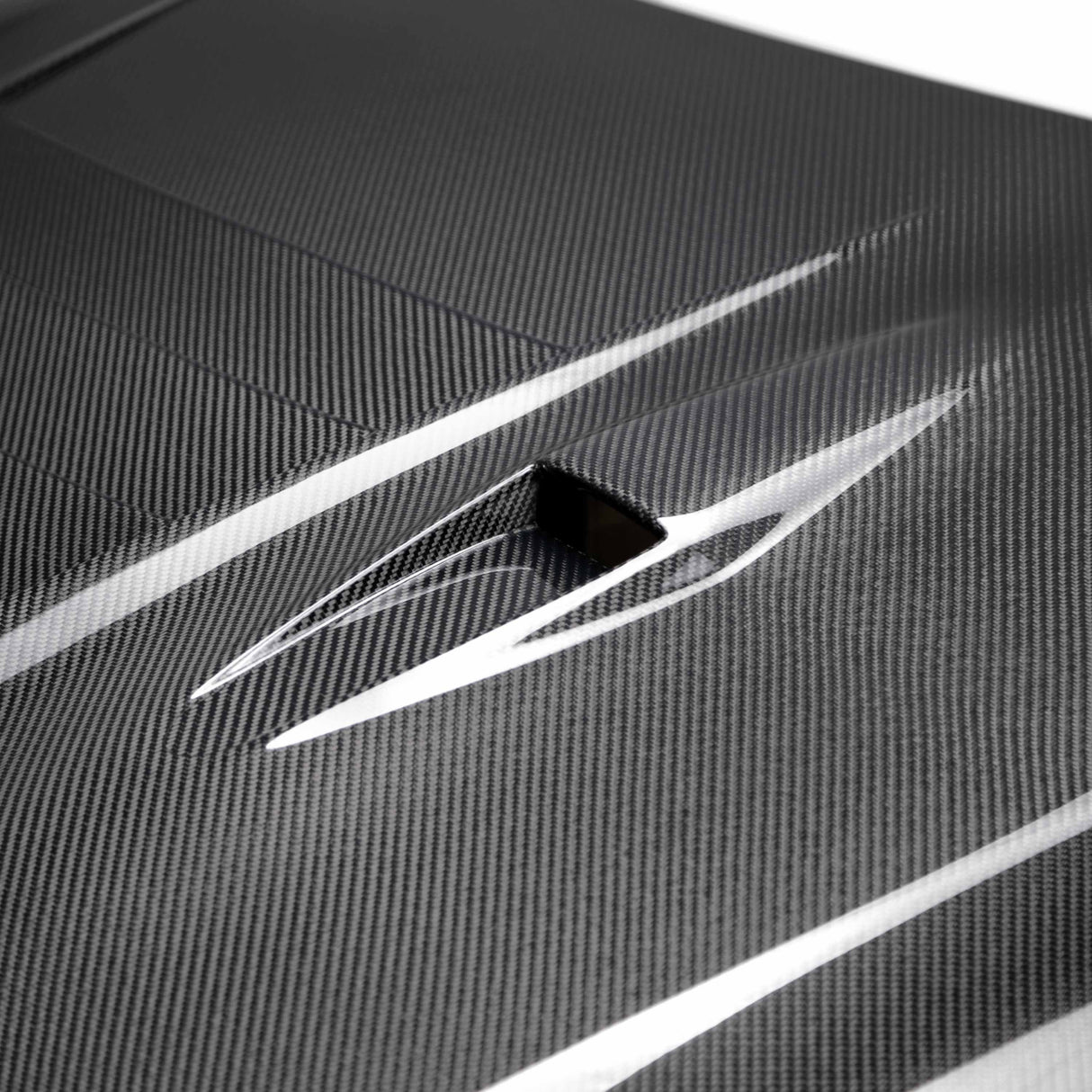 DS-style carbon fiber hood for 2009-2016 Nissan GTR