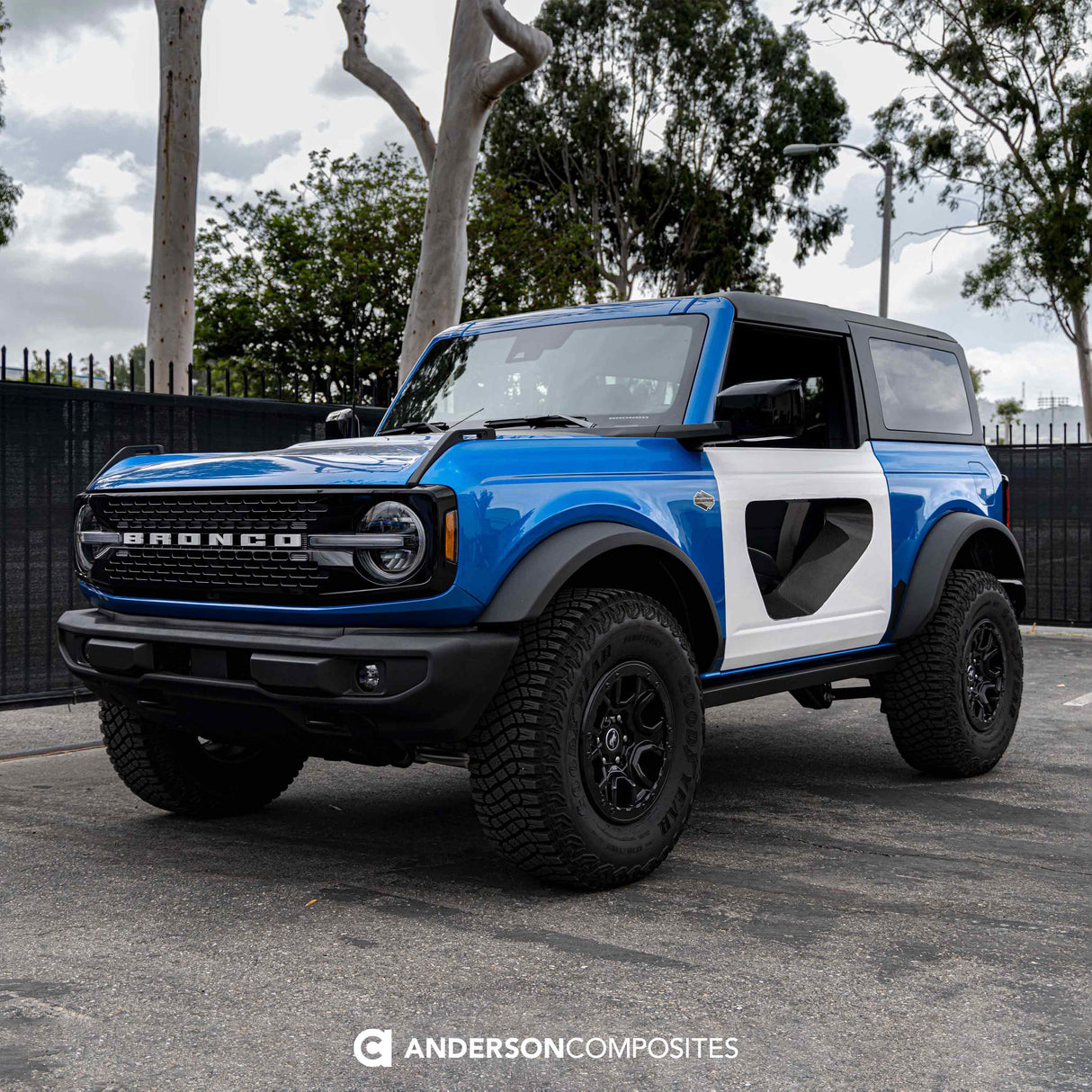 Fiberglass halo doors with carbon fiber inserts for 2021-2024 Ford Bronco 2DR