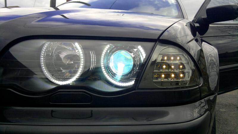 1999-2001 BMW E46 4d P46 Style Black Headlight White UHP LED