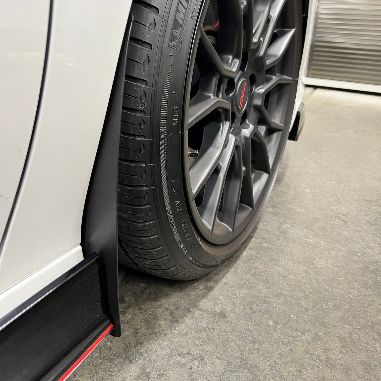 Camry 18-24 Standard Rock Guards