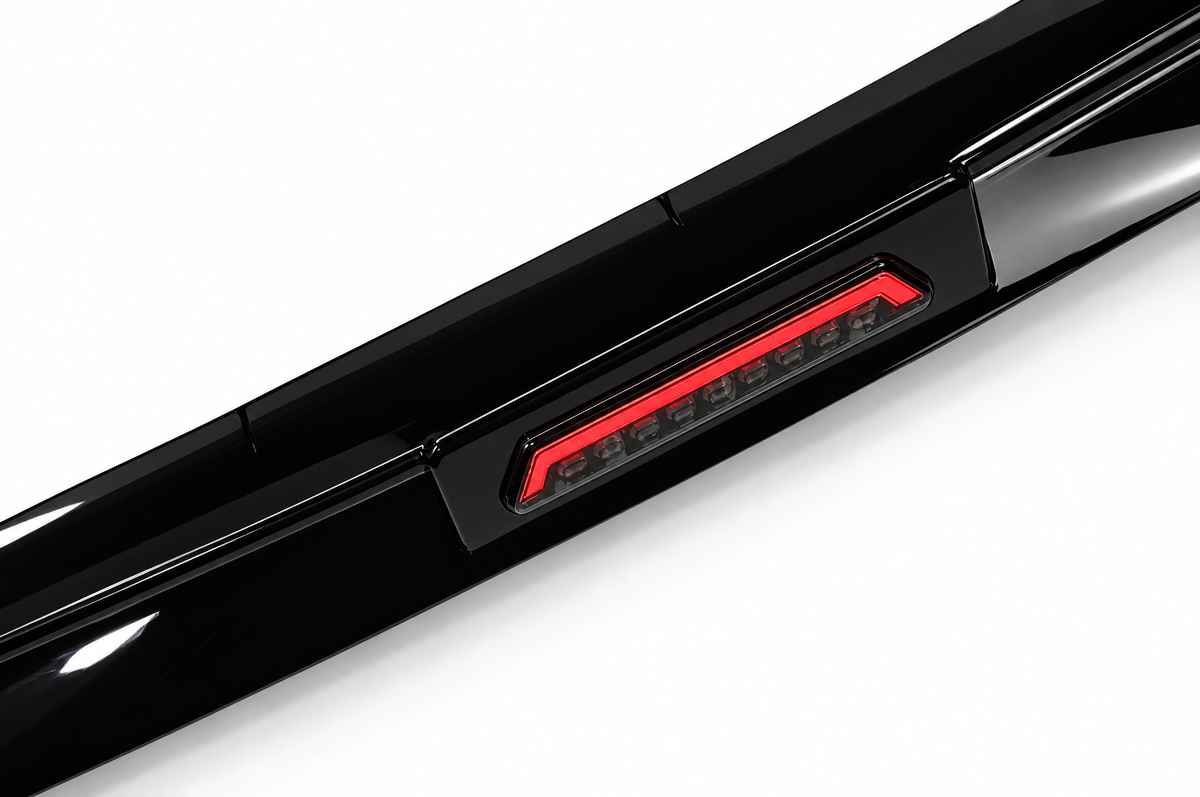 BMW E36 diffuser LED option, close-up of the red light guide and individual lower optics