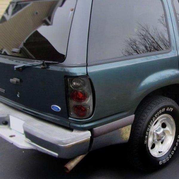 Spec-D Tail Lights Ford Expedition (1995-1997) [Altezza Style] Chrome or Black Housing
