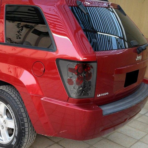 Spec-D Tail Lights Jeep Grand Cherokee (2005-2006) [Altezza Style] Chrome or Black Housing