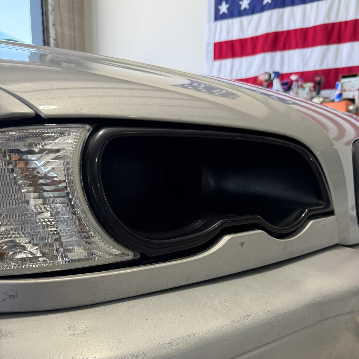 E46 Headlight Duct