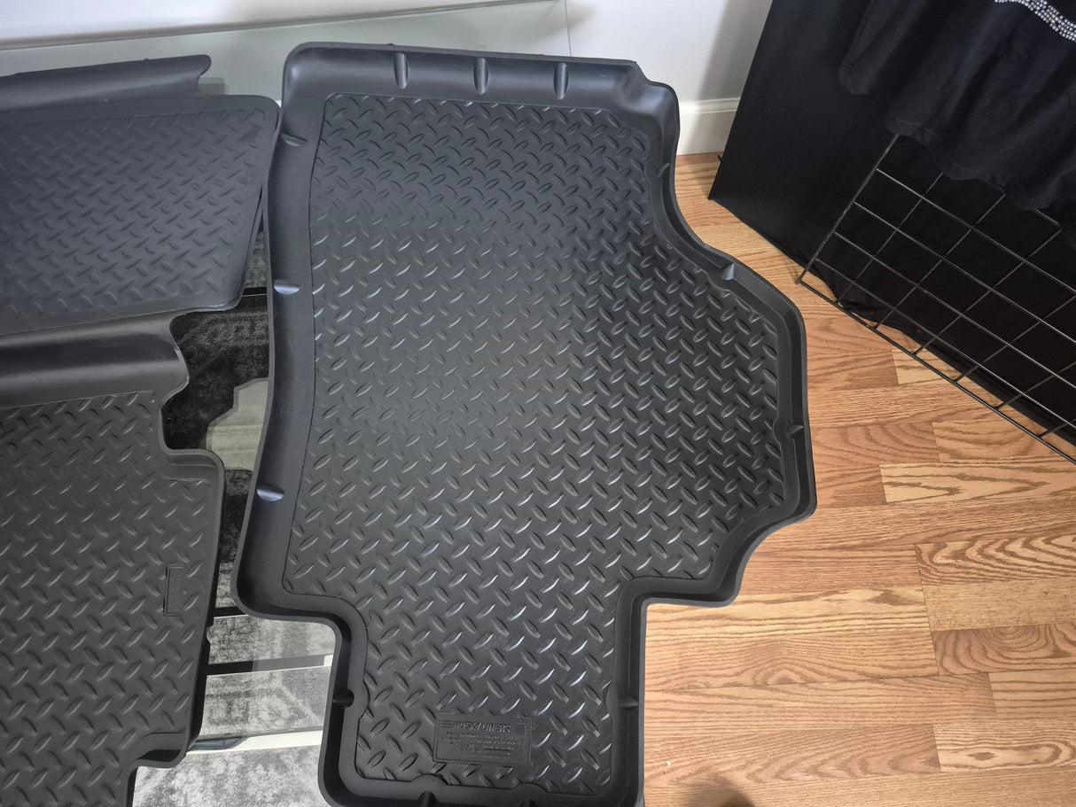 Husky Liners 98-01 Dodge Ram 1500/2500 Club Cab Classic Style 2nd Row Black Floor Liner *GARAGE SALE*
