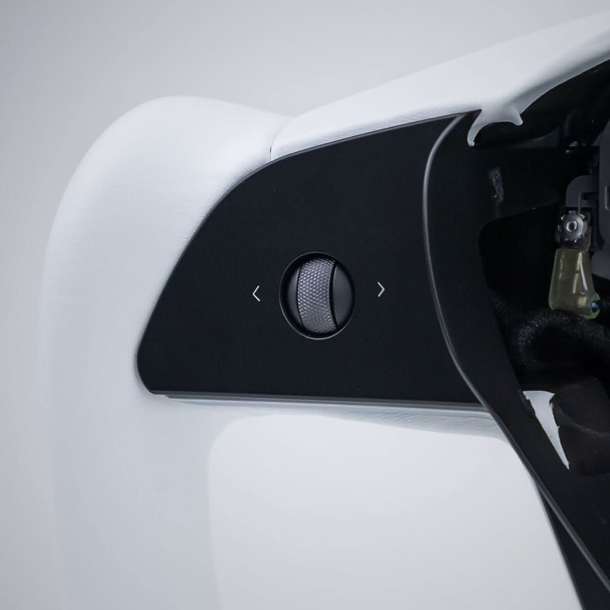 TESERY Yoke Plaid Steering Wheel for Tesla Model 3 / Y【White Leather】